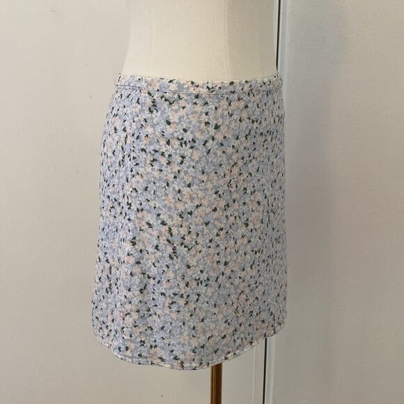Sundeh by Sunday Best from Aritzia Mini Blue Floral Wrap Skirt Size Medium - Picture 3 of 8